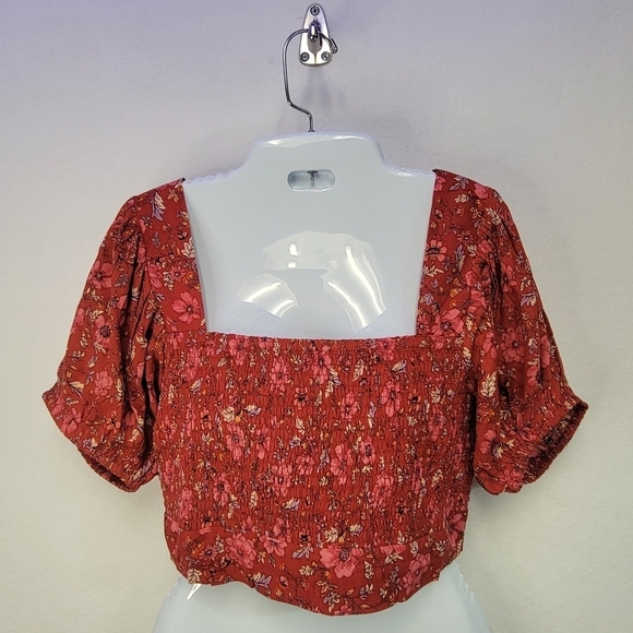 Band of The Free B.O.G. Joelle Crimson Pink Floral Smocked Crop Top Size… - Picture 10 of 13